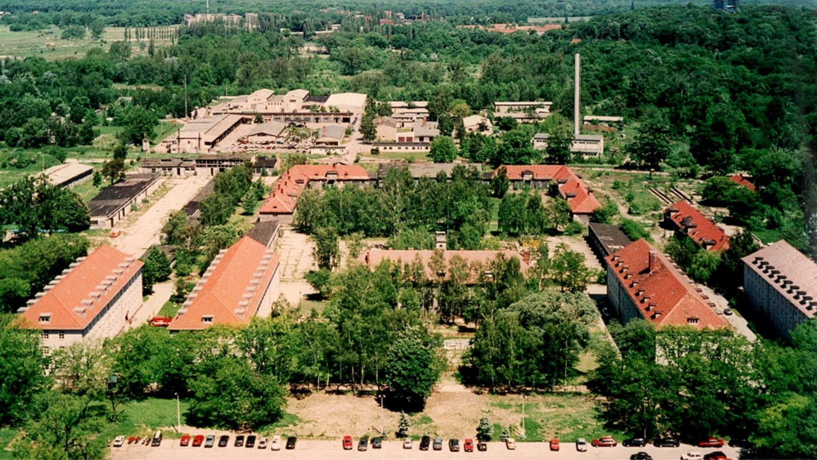 Ein weiteres Luftbild vom Campus Kiepenheuerallee 1992