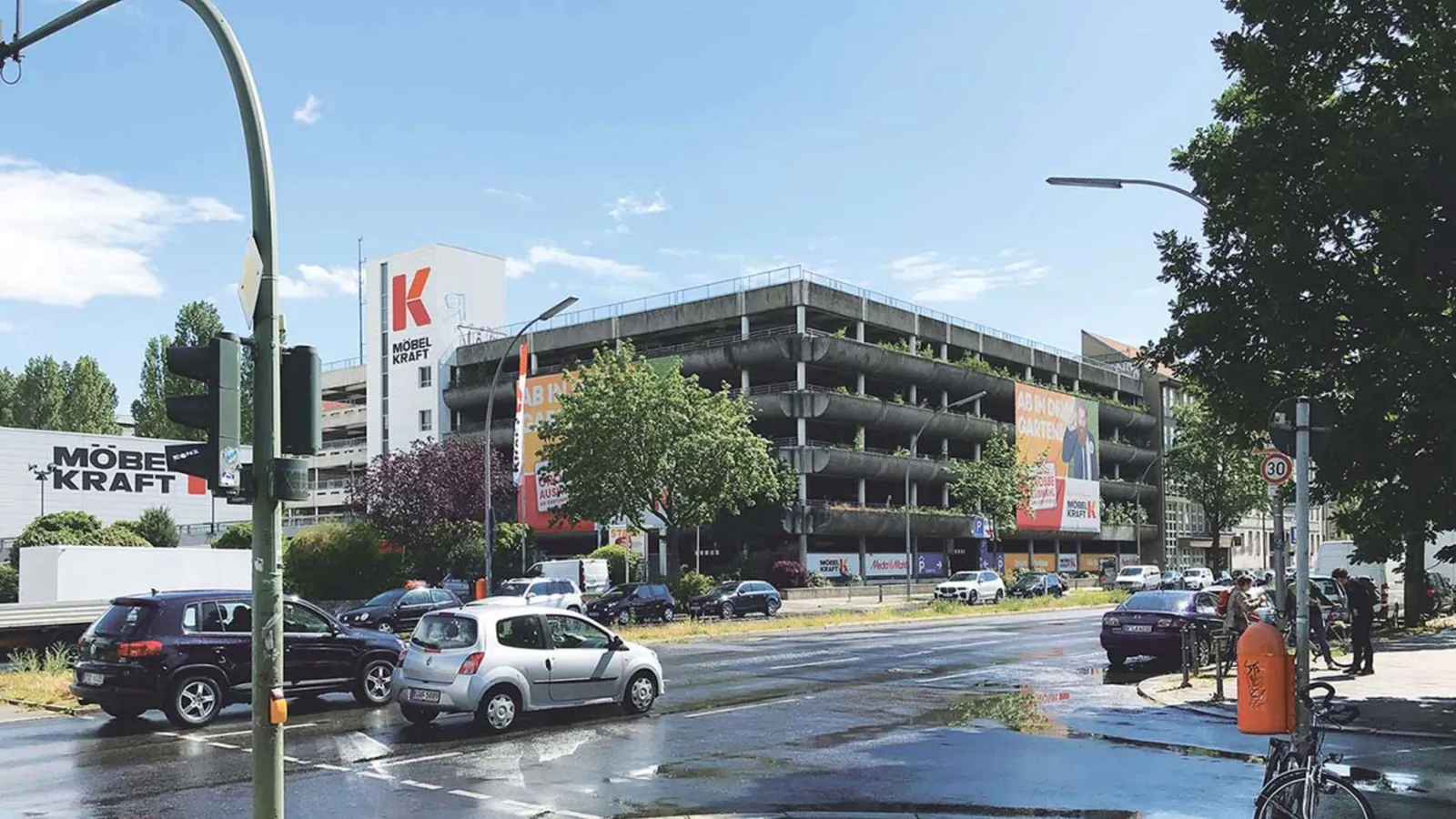 Eckansicht des Parkhauses Pankstraße in Berlin Mitte