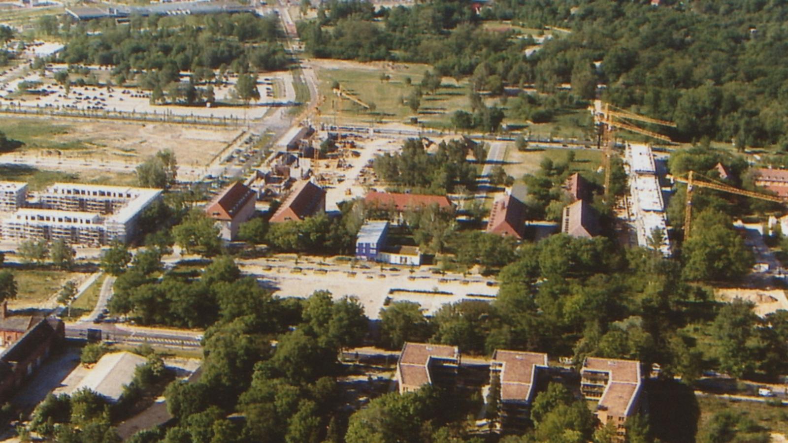 Luftbild vom Campus Kiepenheuerallee 1992