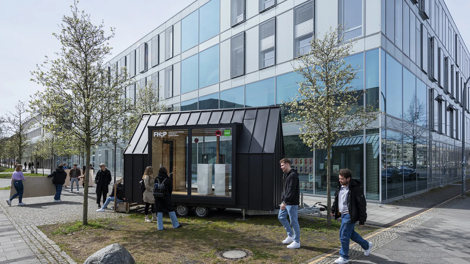 Außenansicht vom Designgebäude Haus D der FH