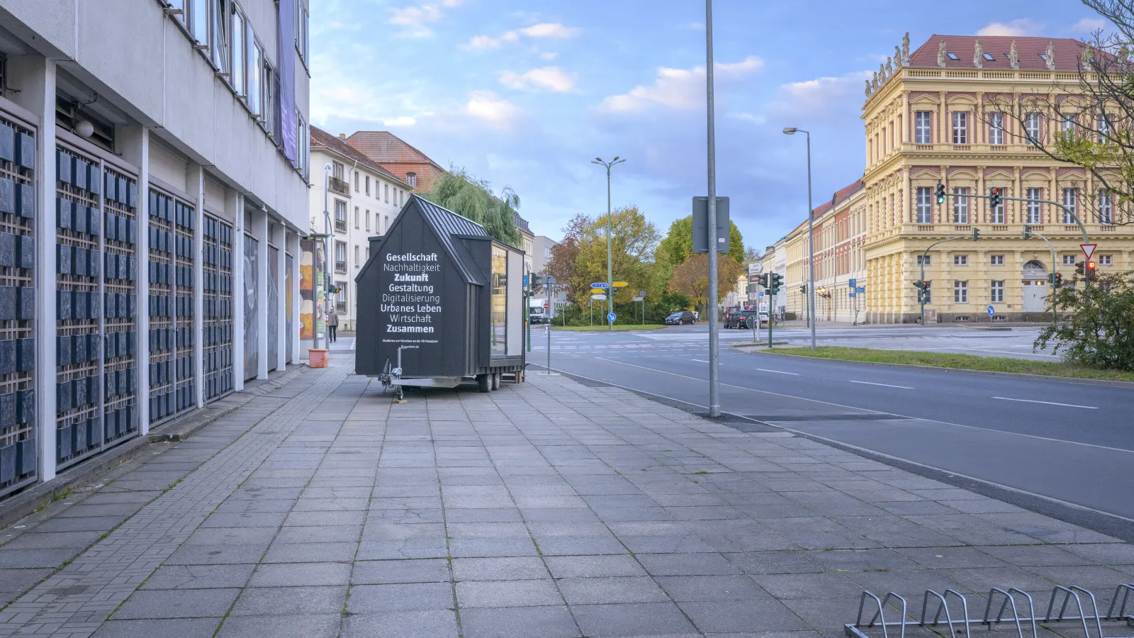 Die Ankunft des FHP Mobils zum 5. Europäischen Tag der Restaurierung am Rechenzentrum Potsdam