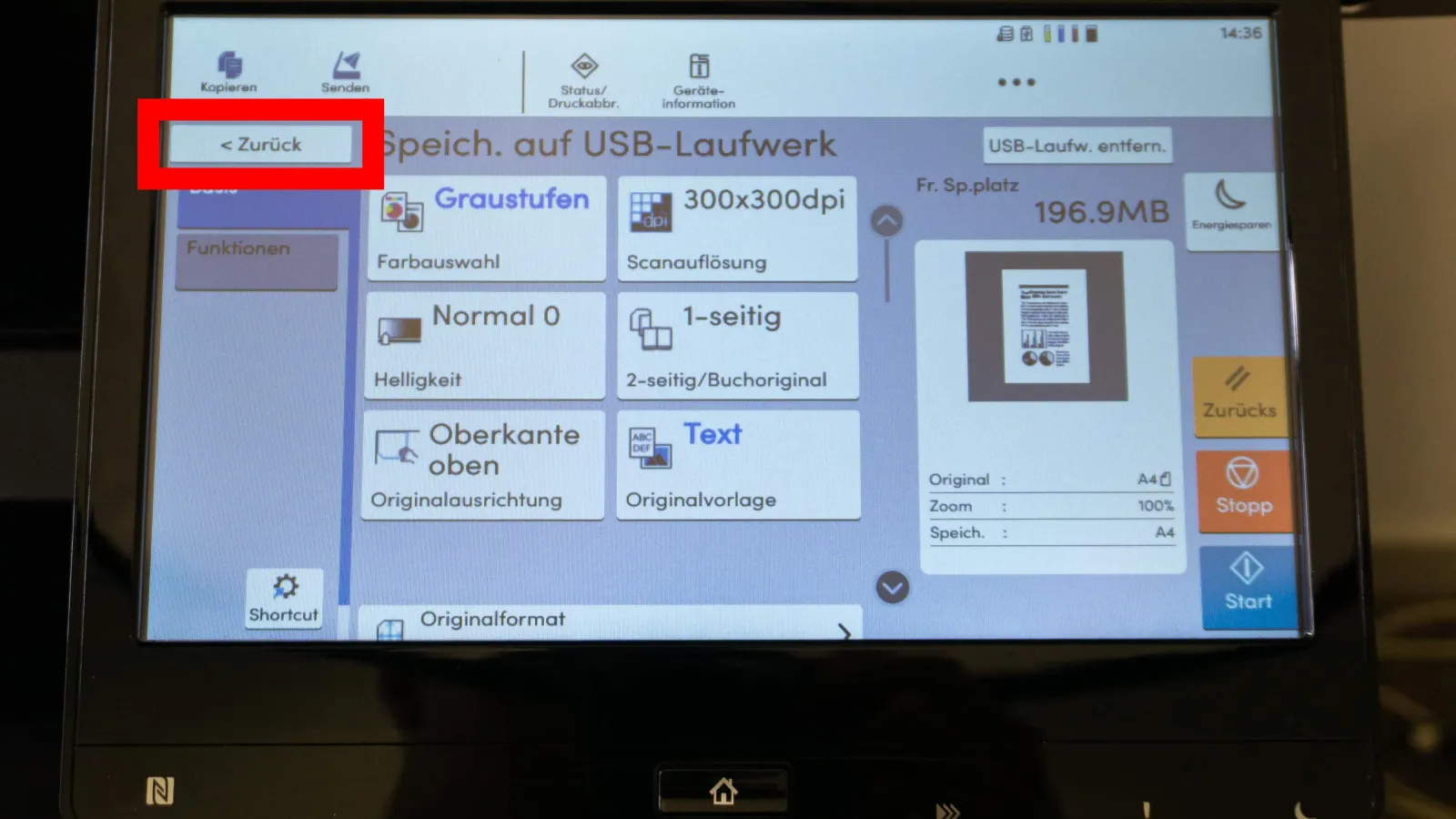Bedienfeld eines Multifunktionsdruckers im Basismenü, der Bereich „Zurück“ ist rot markiert.