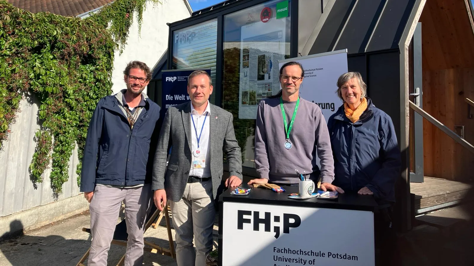 Gruppenfoto von Akteuren der Fachhochschule Potsdam und der Denkmalschutzbehörde Prignitz
