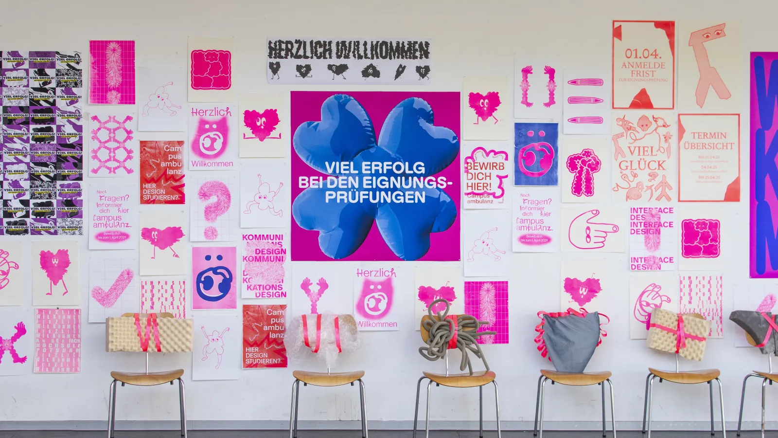 Foyer Haus D Postersammlung