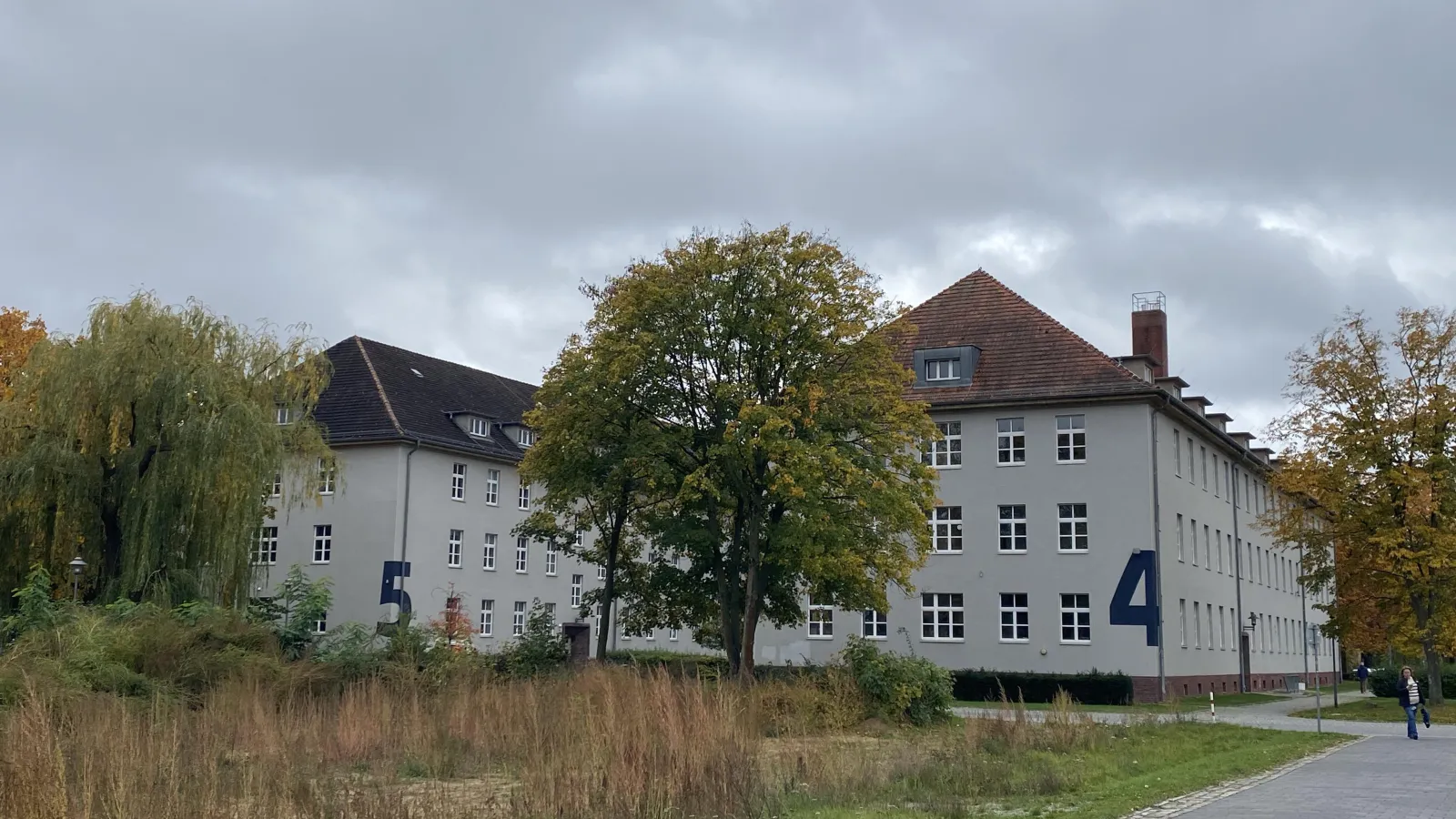 Ansicht von Haus 4 auf dem Campus der FHP