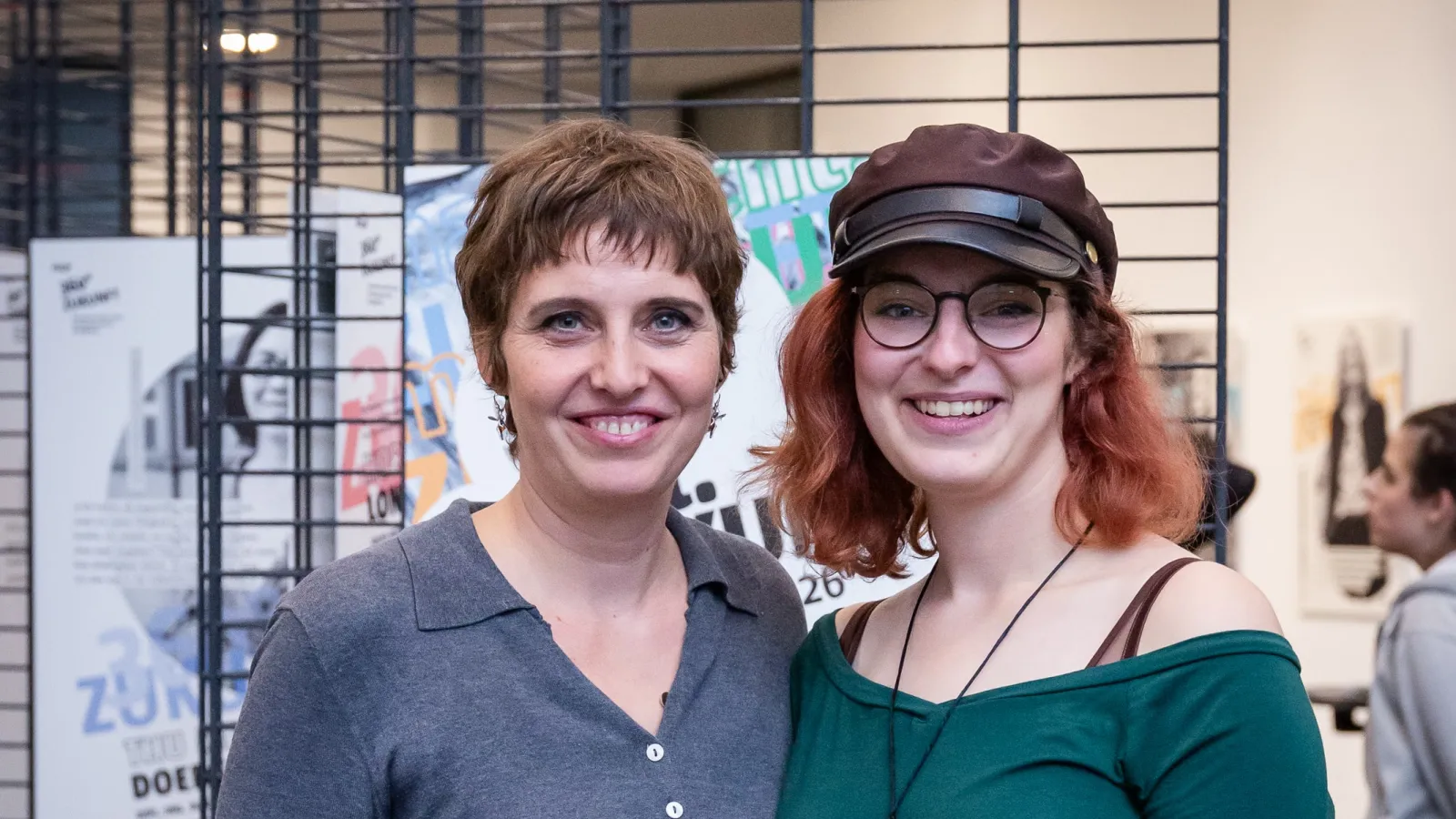 Die Fotografin und Grafikerin des Projekts nebeneinander