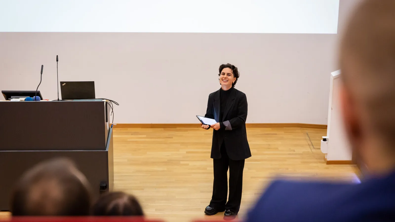 Zertifikatsverleihung Marlene Hoffmann hält Vortrag