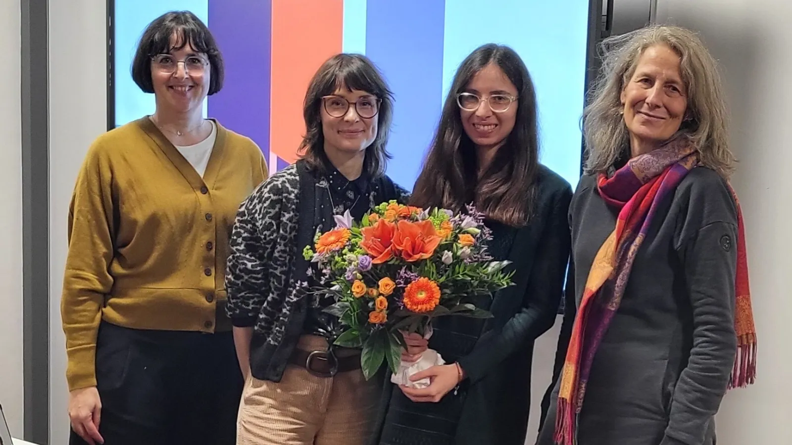 Preisträgerin mit Präsidentin bei der Preisverleihung des Genderpreises 2025