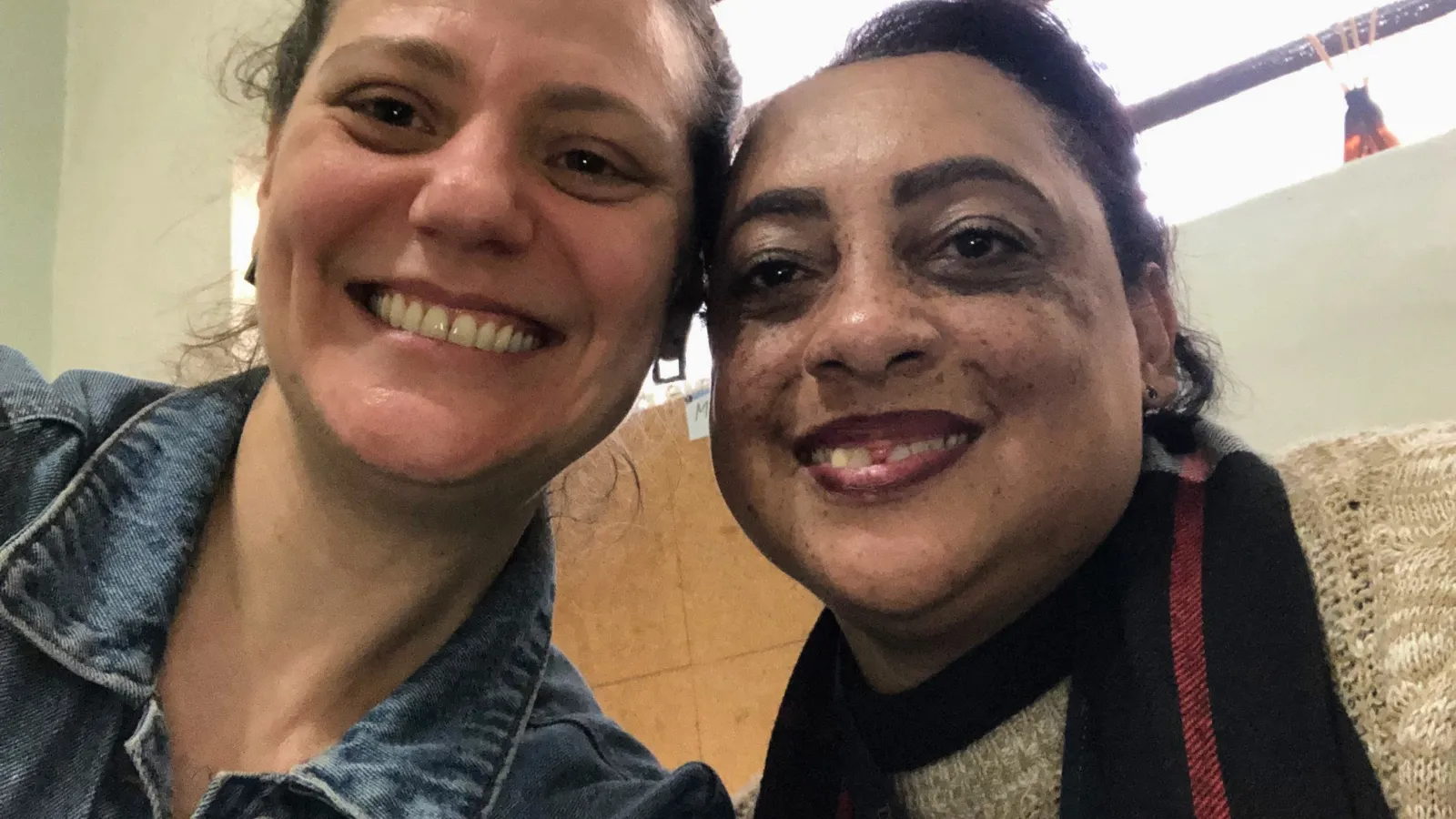 Simone Gomes dos Santos neben Marina Volpatto