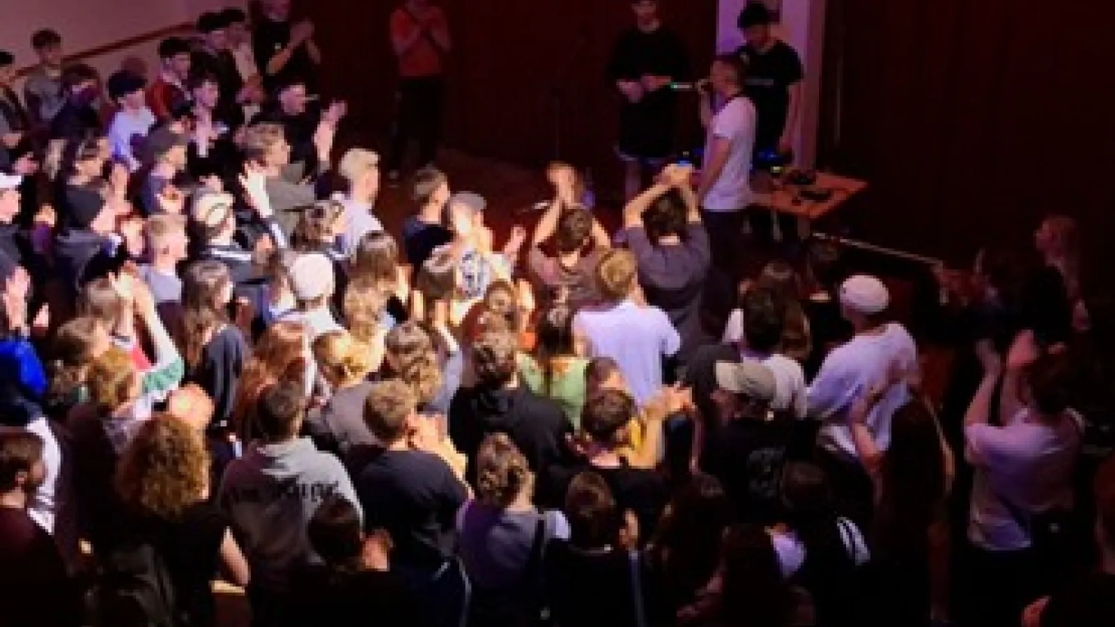 Das Bild zeigt das Publikum des Konzertabends.