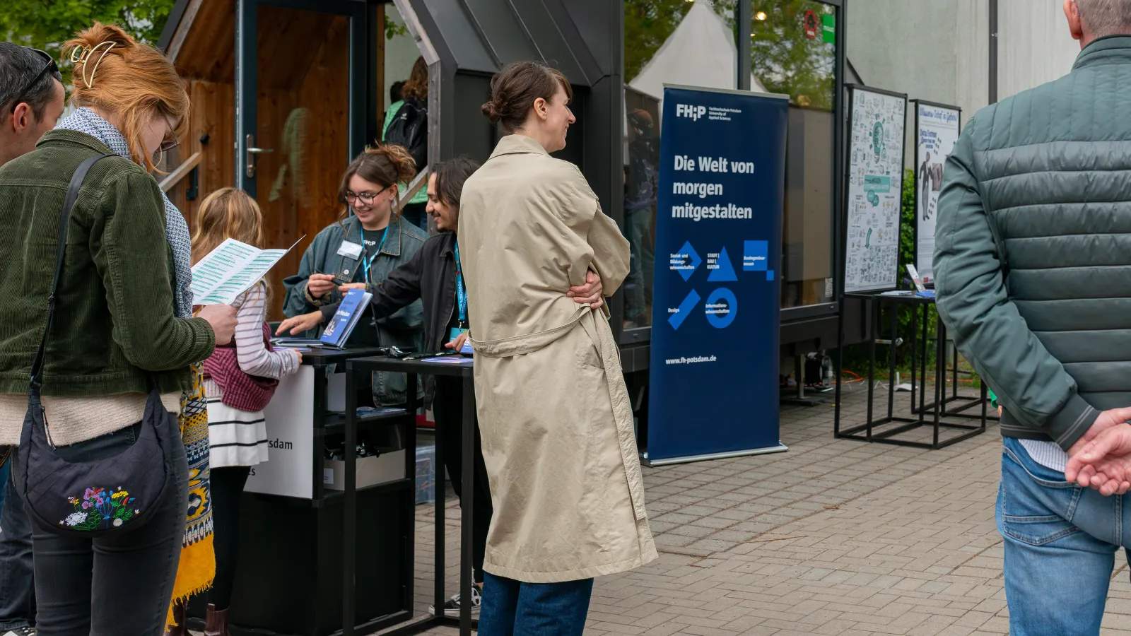 Foto des Auftritts der Fachhochschule Potsdam beim Potsdamer Tag der Wissenschaften 2026