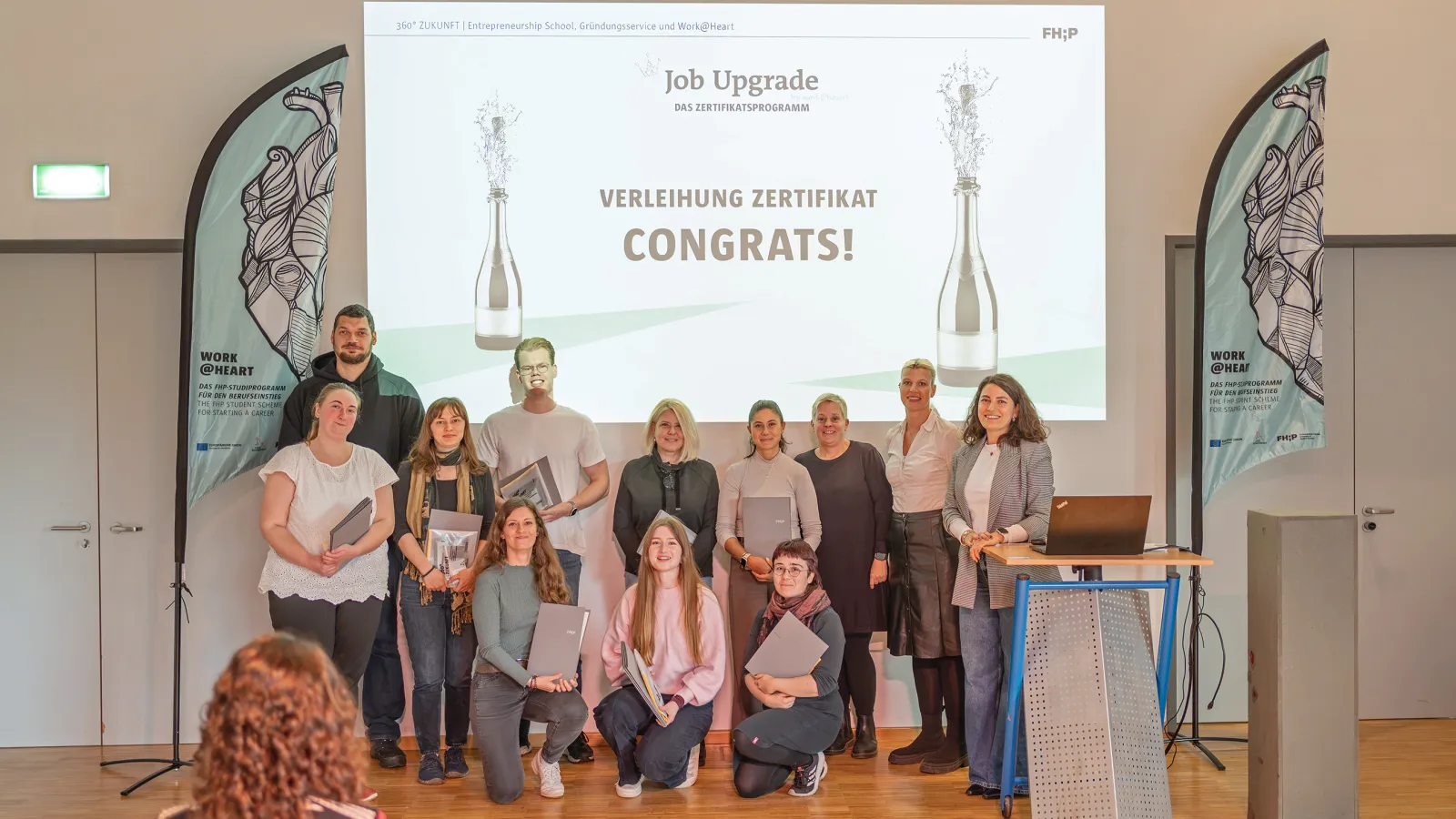 Jobupgrade Zertifikatsvergabe Zertifikatsprogramm Gruppenbild der Stipendiat*innen - Work@Heart - 360° ZUKUNFT