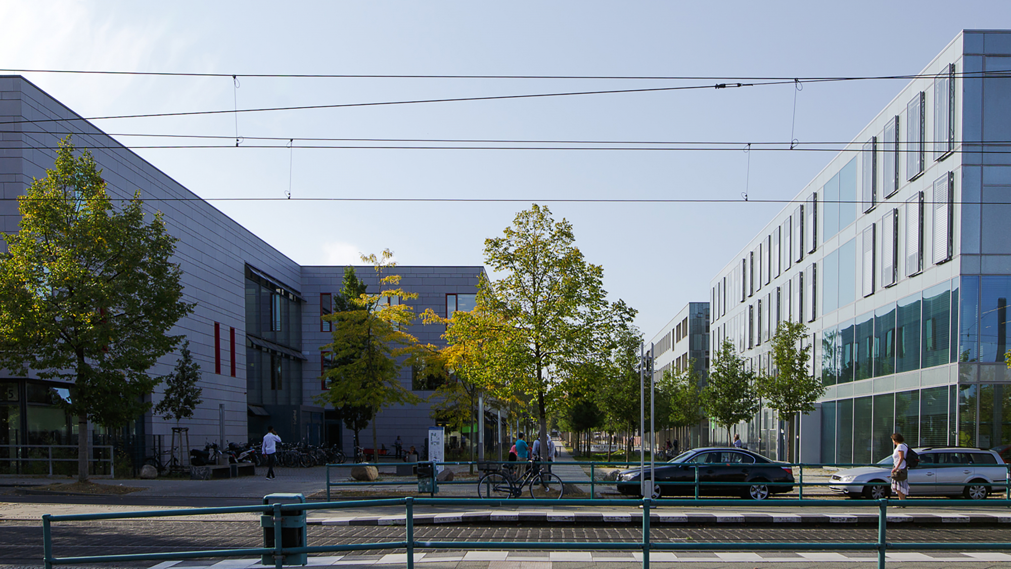 Campus der FH Potsdam mit Tram-Haltestelle
