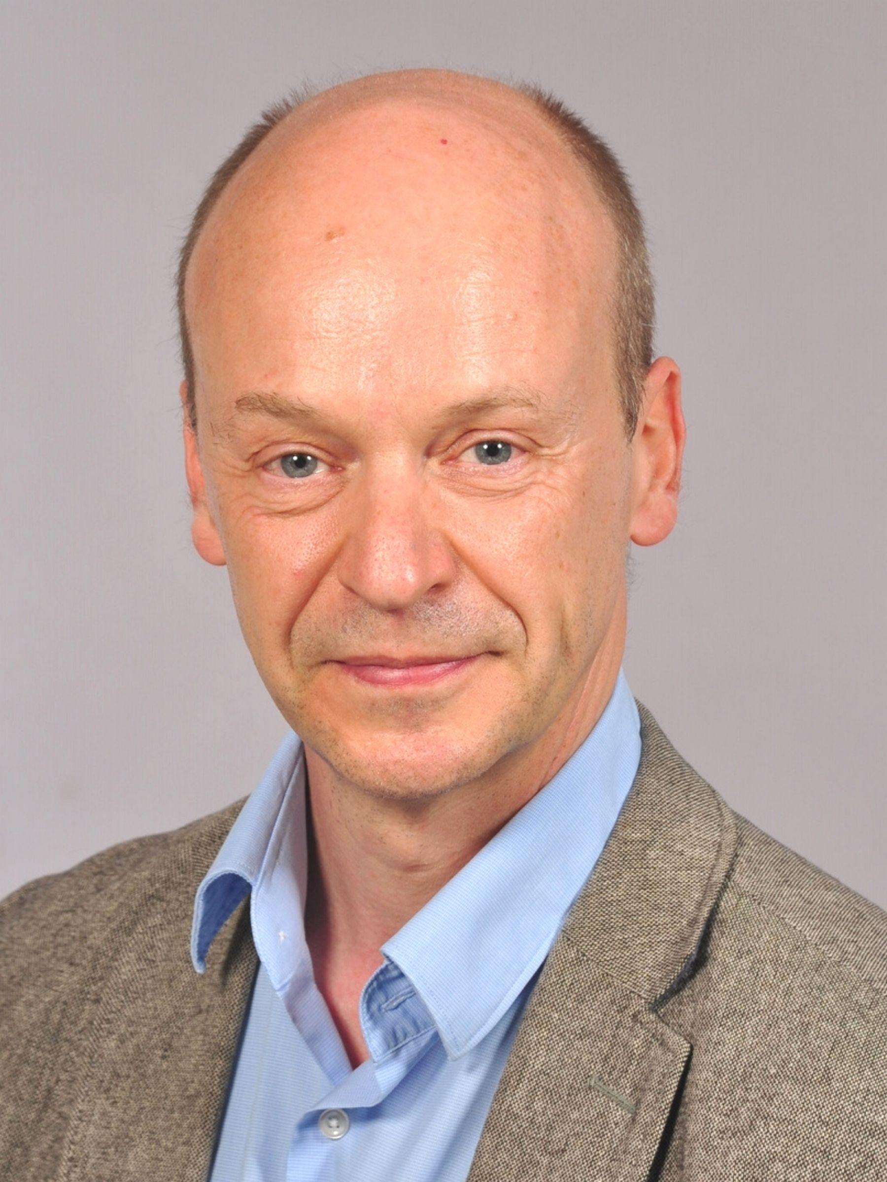 Dr. Thomas Stäcker