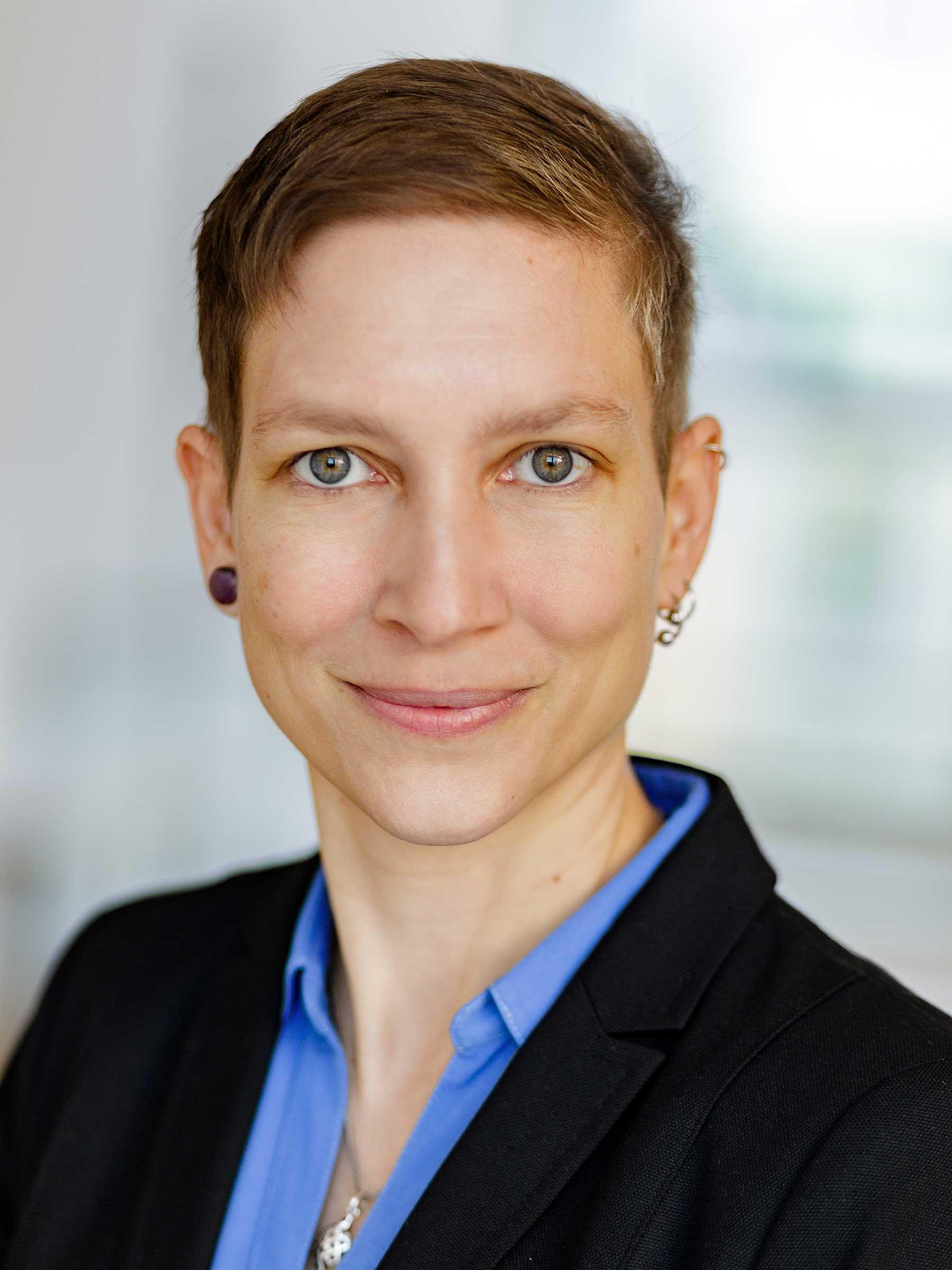 Dr. Isabelle Harbrecht