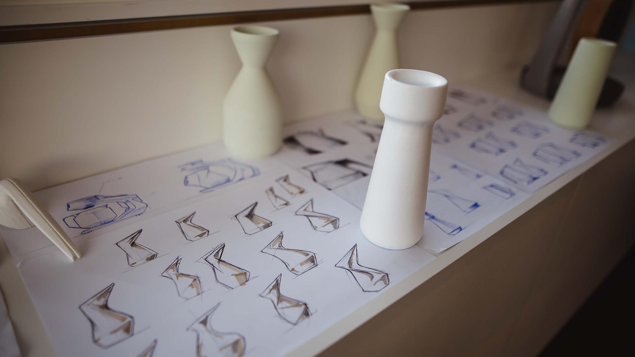 Skizzen und Vasen aus dem Studiengang Produktdesign