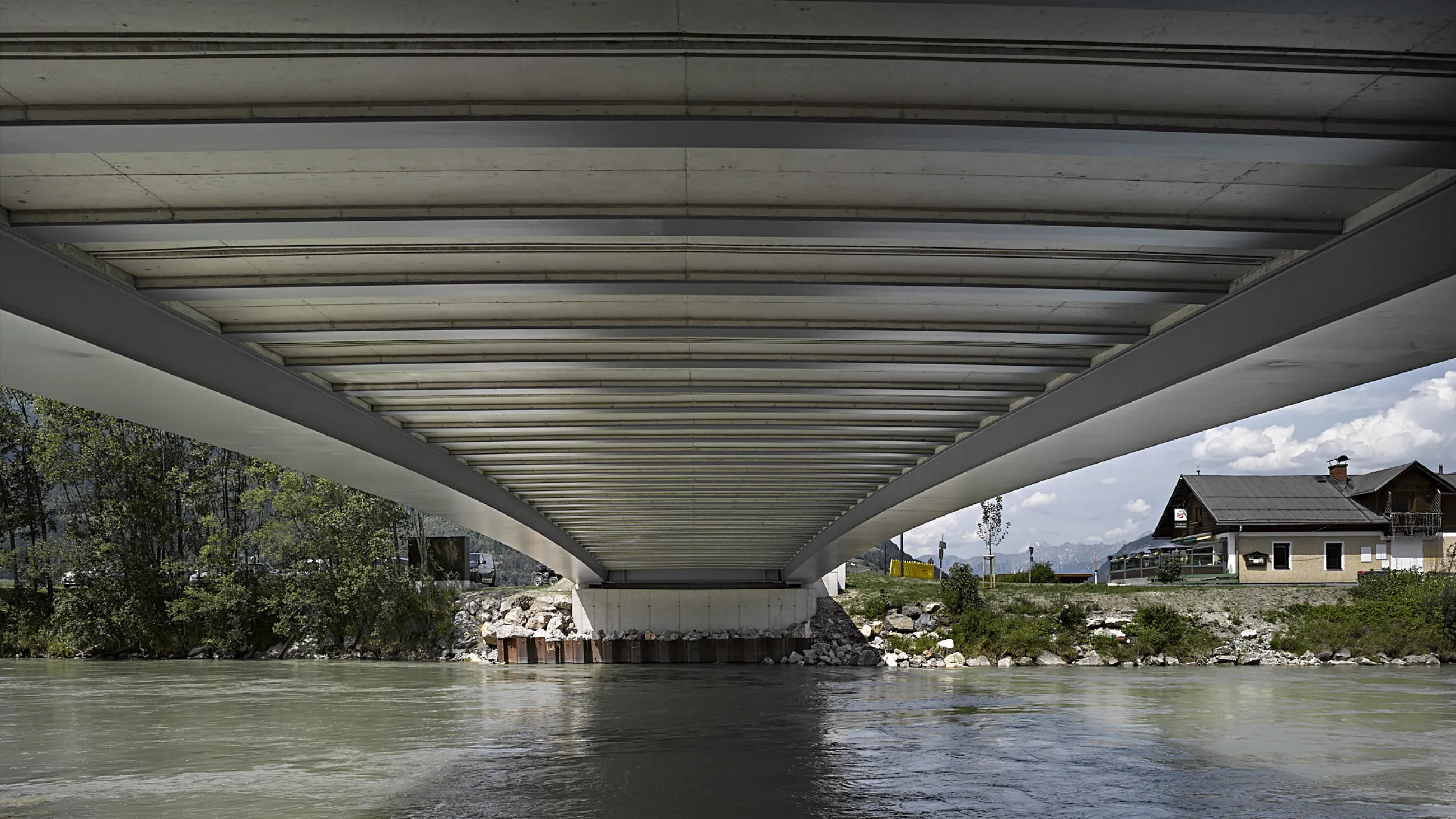 Unterseite der Brücke über die Sazach bei Kaprun