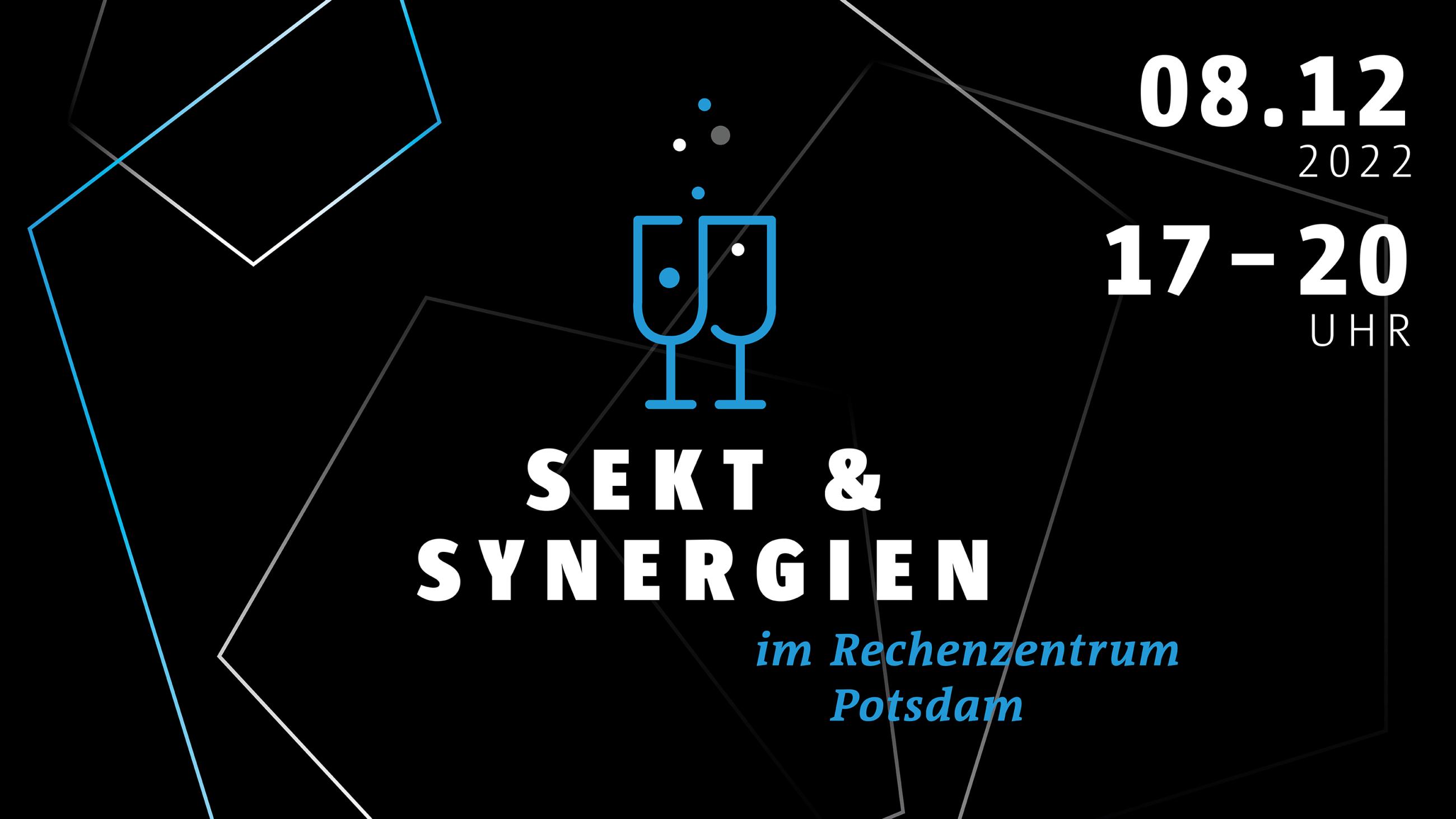 Schriftzug Sekt & Synergien mit zwei gefüllten Sektgläsern in Blau auf schwarzem Hintergrund