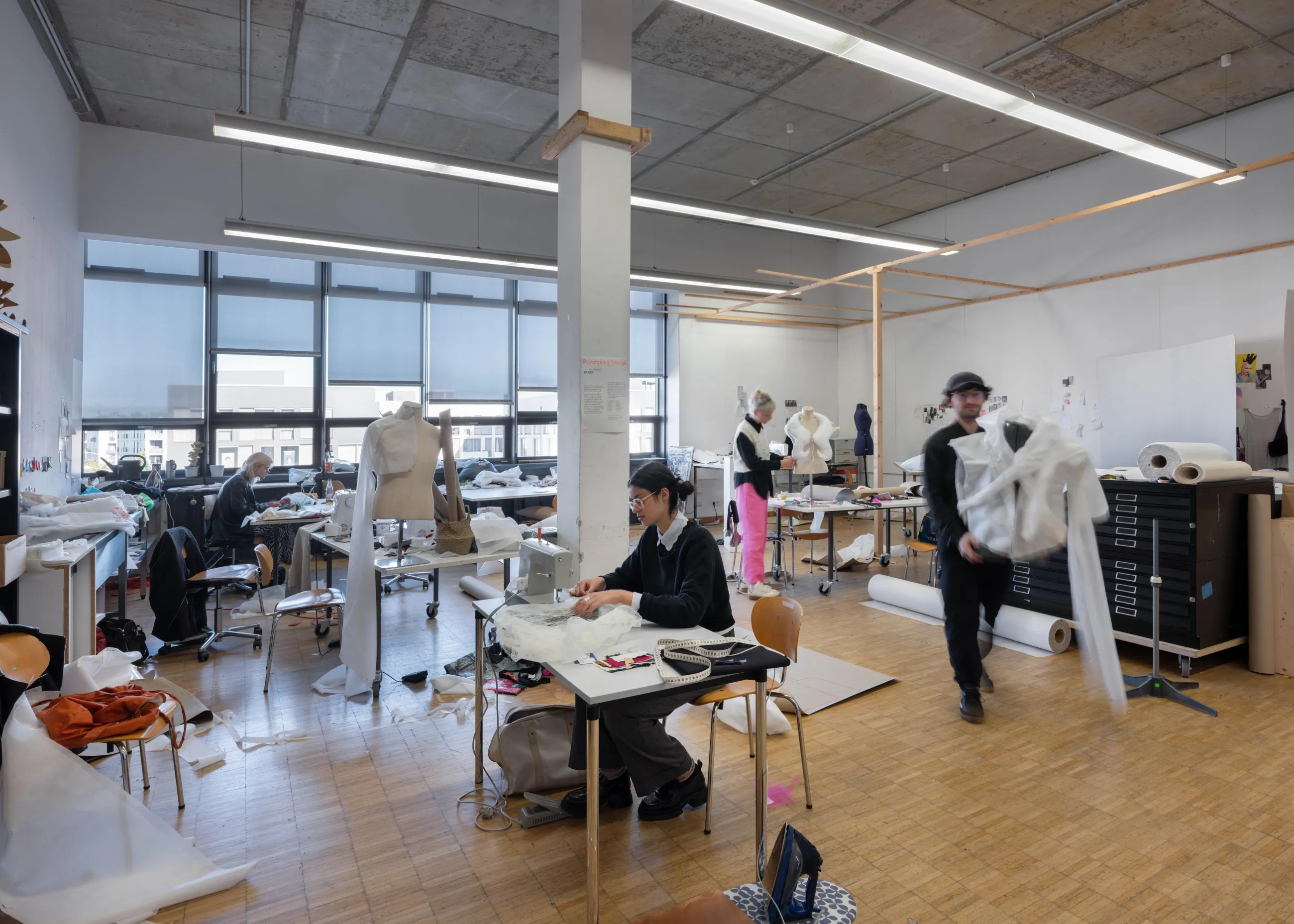Studierende in der  VR Werkstatt 