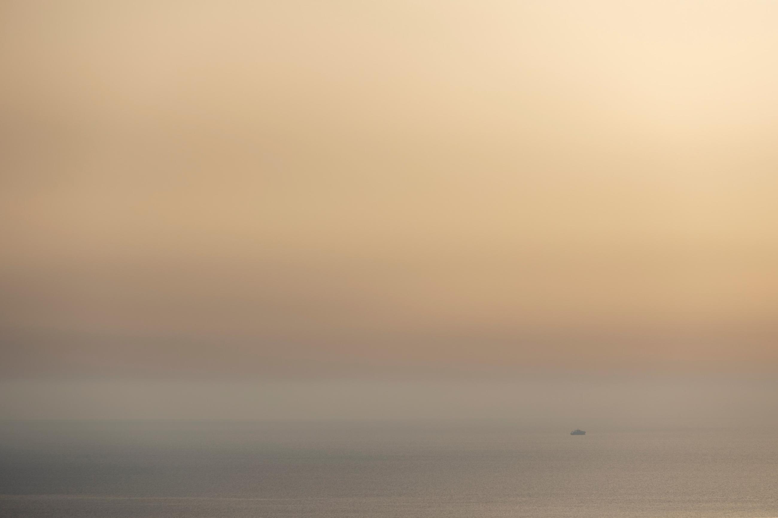 Das Bild zeigt ein Patrouillenboot im südlchen Mittelmeer zwischen Italien und Tunesien.