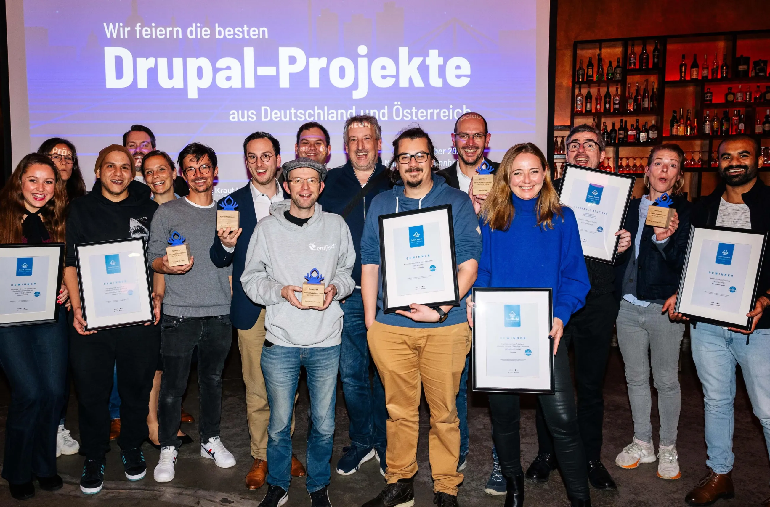 Gruppenbild mit Agentur BRANDCODE bei der Preisverleihung der Splash Awards
