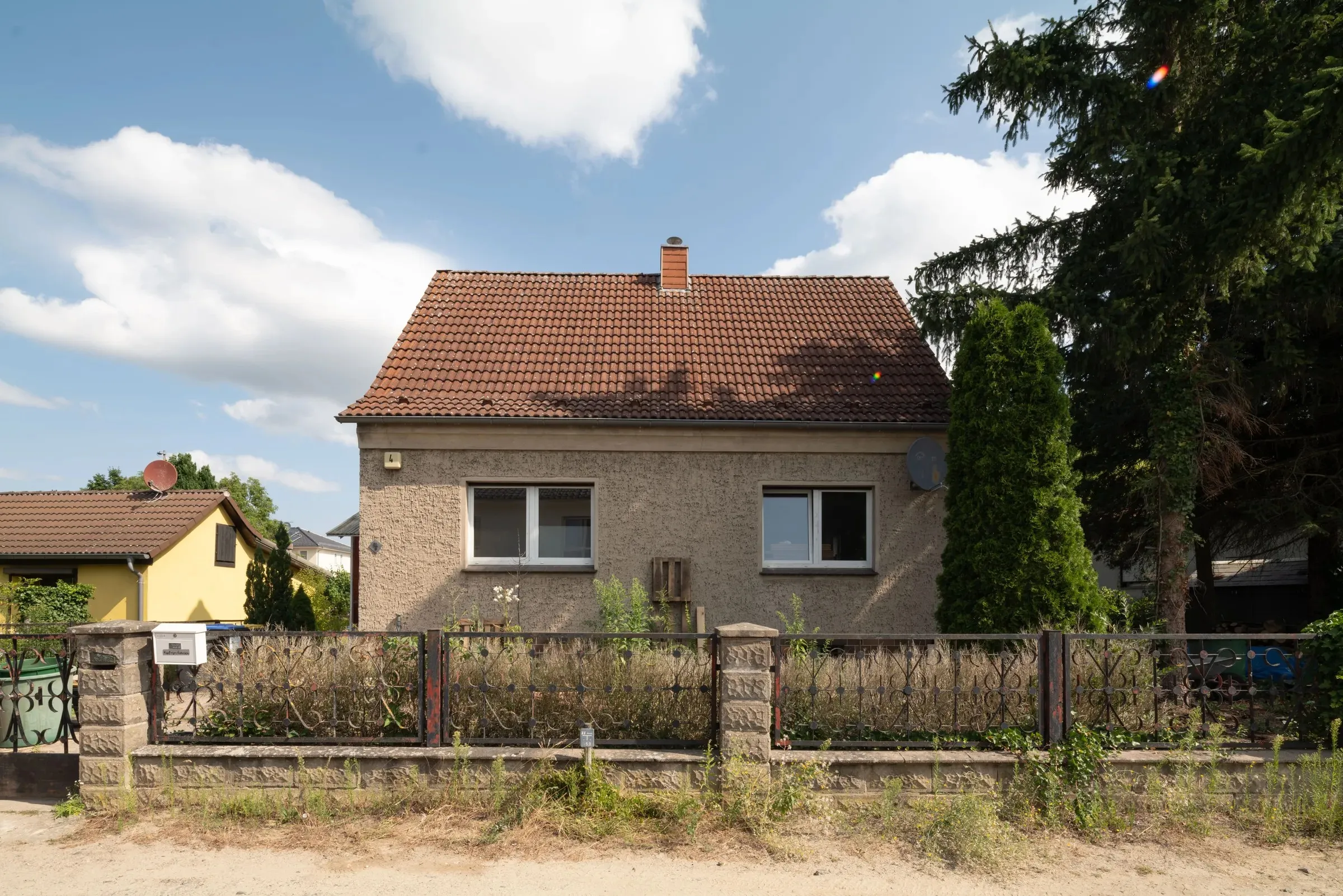 DDR Eigenheim ähnlich EW58 auf renovierungsbedürftigenm Grundstück