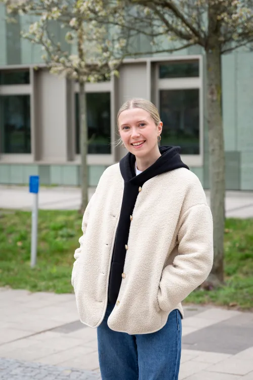 Portrait der Studentin Annalena Szigat