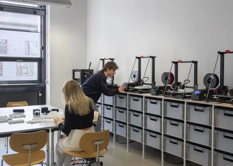 Studierende im 3-D Lab