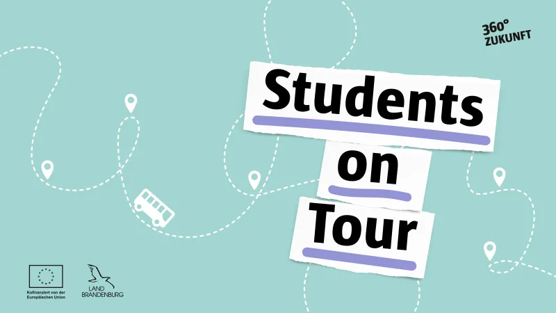 Türkisfarbenes Bild mit Aufschrift "Students on Tour"