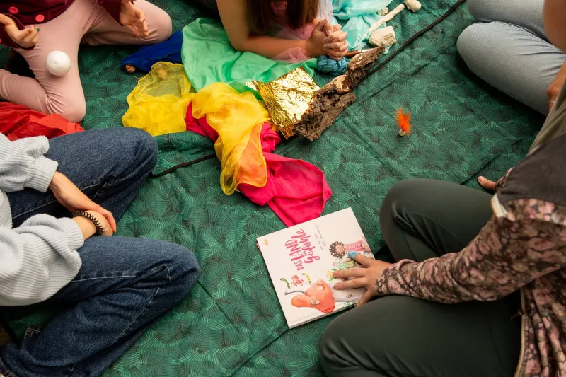 Leseerfahrungen gestalten beim Bilderbuchzelten an der FH Potsdam