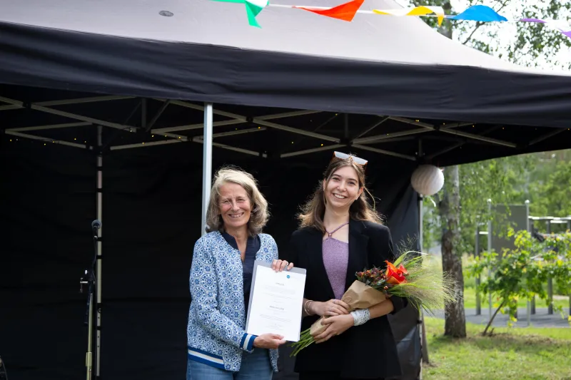 Foto von Prof. Dr. Eva Schmitt-Rodermund und DAAD-Preisträgerin Elitsa Dimitrova