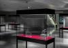 Blick in den Ausstellungsraum Kunstgewerbemuseum Ausstellung "Metall im Fluss – Vom Guss zur Form" 