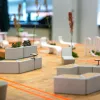 Foto von 3D gedruckten Entwürfen zum Thema Stadtmöblierung aus dem Transferprojekt "Public Domain – Möbel für Draußen"
